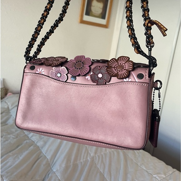 Coach Tea Rose Dinky in pink/mauve floral applique - Picture 4 of 10